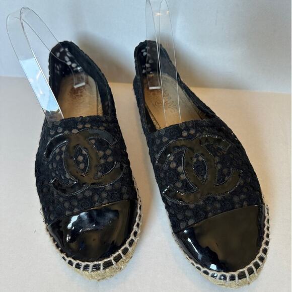 100% Authentic Chanel Black Lace Vacation CC Logo Slip on Espadrilles Size 8.5 - Picture 3 of 8